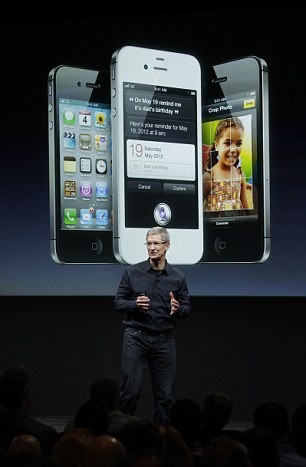 Tim Cook apresentando o iPhone 4S